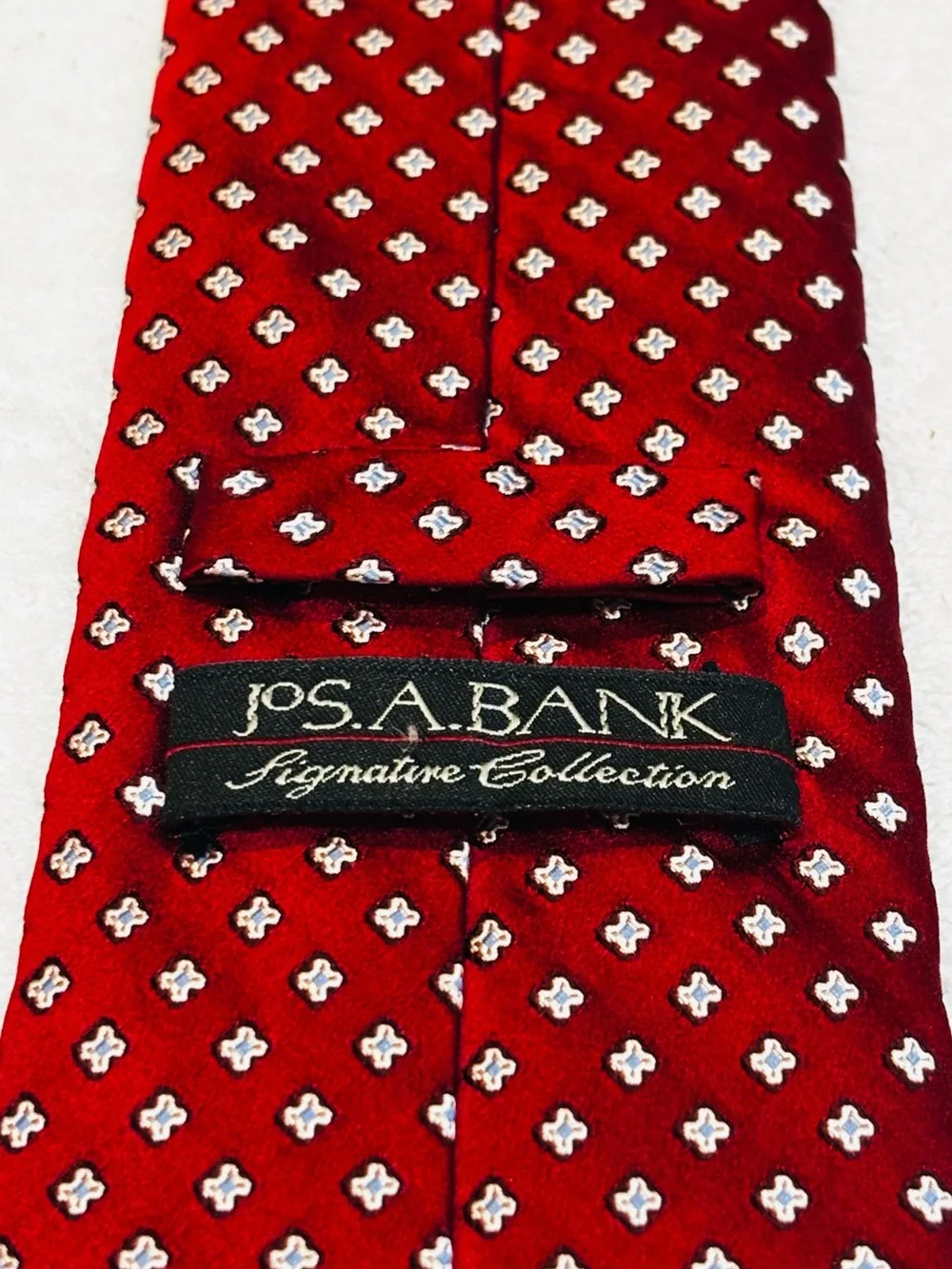 Brand New Corporate Power Tie By JOS A. BANK (Signature Collection)